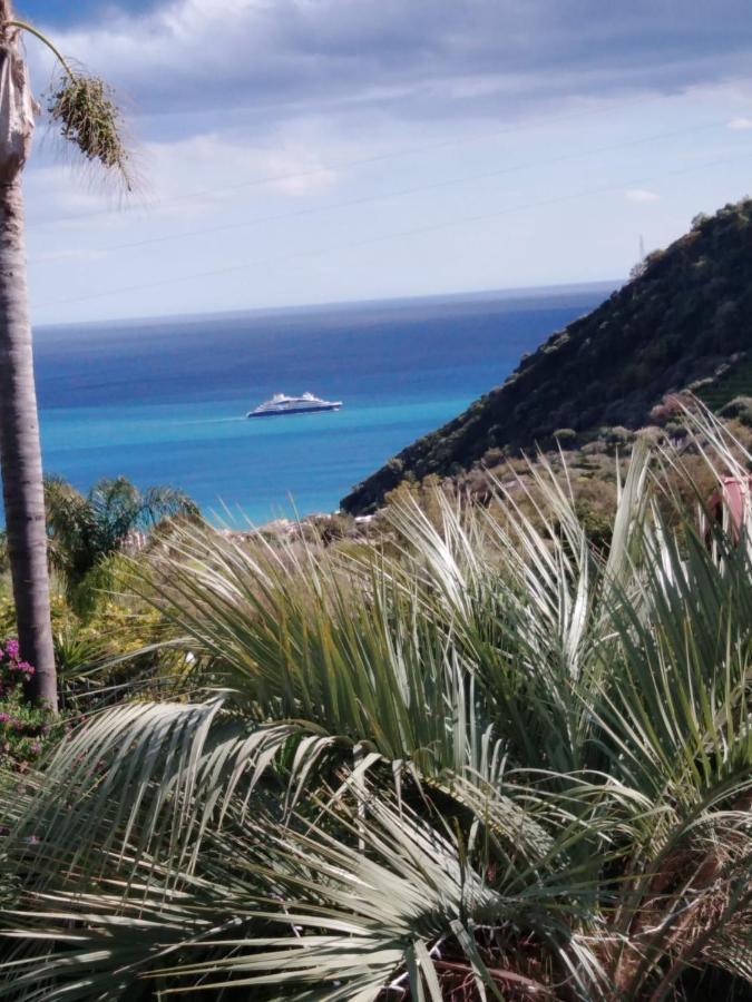 Holidaysora Taormina - Il Giardino Di Graziella Екстер'єр фото