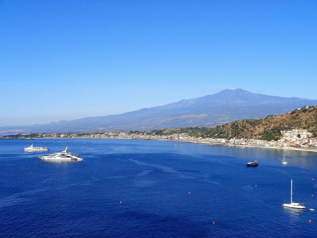 Holidaysora Taormina - Il Giardino Di Graziella Екстер'єр фото